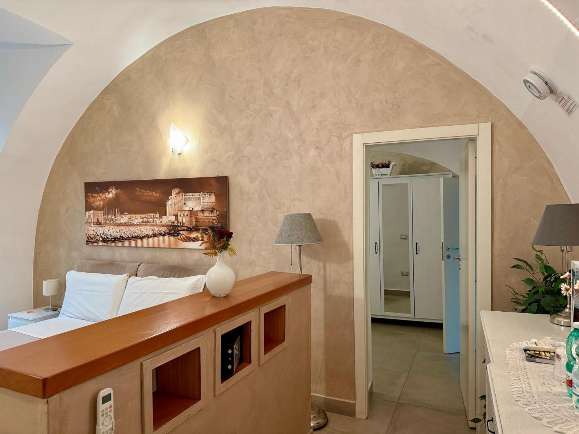 Chiaia Suites เนเปิลส์ ภายนอก รูปภาพ